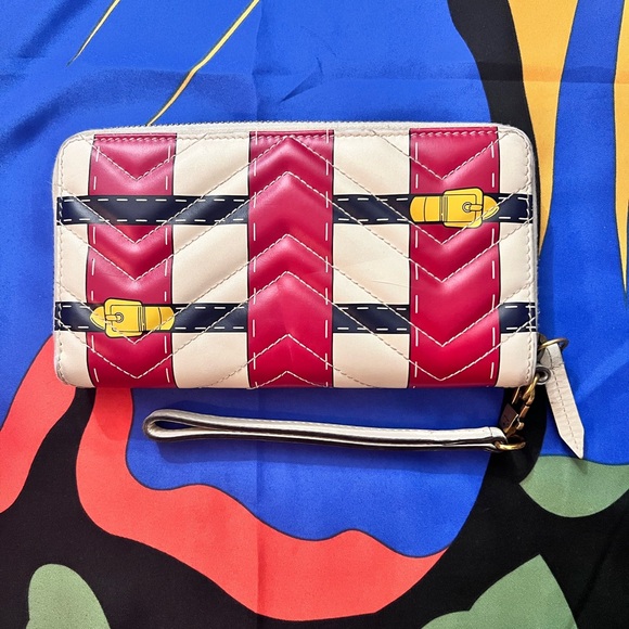 Rare Gucci GG Marmont Trompe L’Oeil Quilted Matelasse Wallet Wristlet - Picture 2 of 11